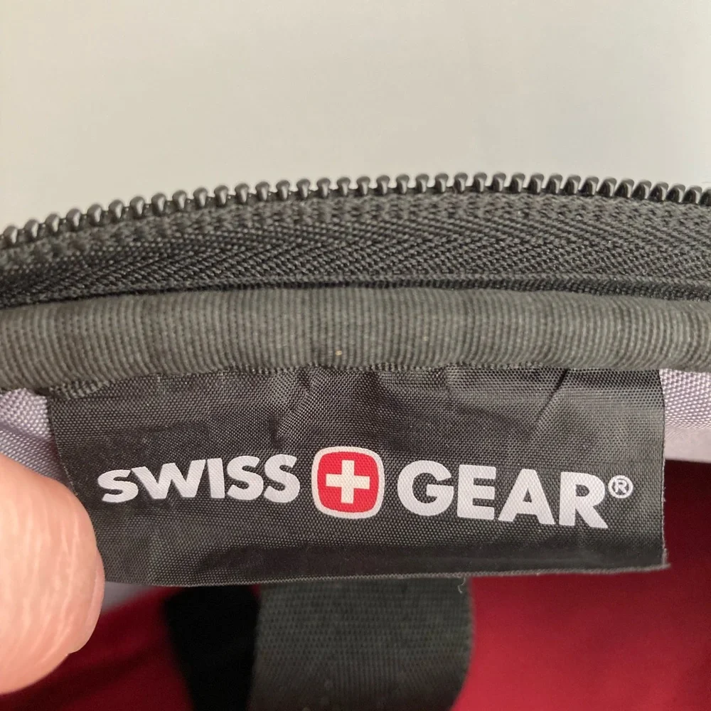 Swiss Gear loptop messenger bag